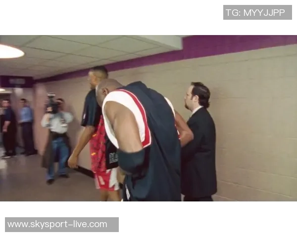 乔丹克拉克森的篮球之路与成就探讨:从新秀到全明星的蜕变之旅 乔丹克拉克森的篮球之路与成就探讨:从新秀到全明星的蜕变之旅