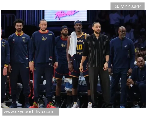 勇士与火箭激战5月27日NBA季后赛精彩对决引发球迷热议 勇士与火箭激战5月27日NBA季后赛精彩对决引发球迷热议