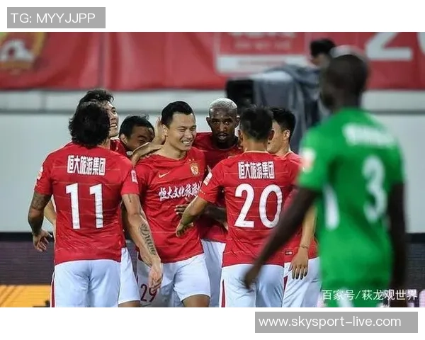 央视直播恒大对战上港精彩赛事回顾与分析